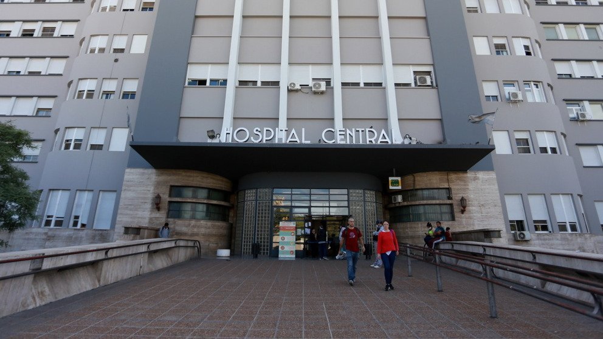 Intentaron asesinar a un hombre a cuchillazos en Luján